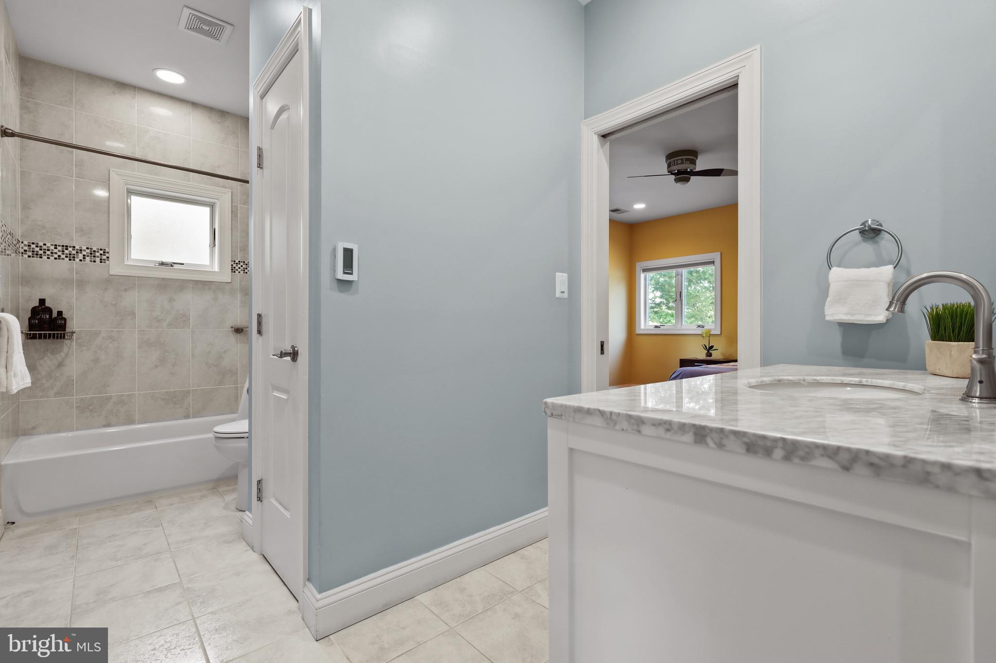 MANHATTAN BEACH - Residential