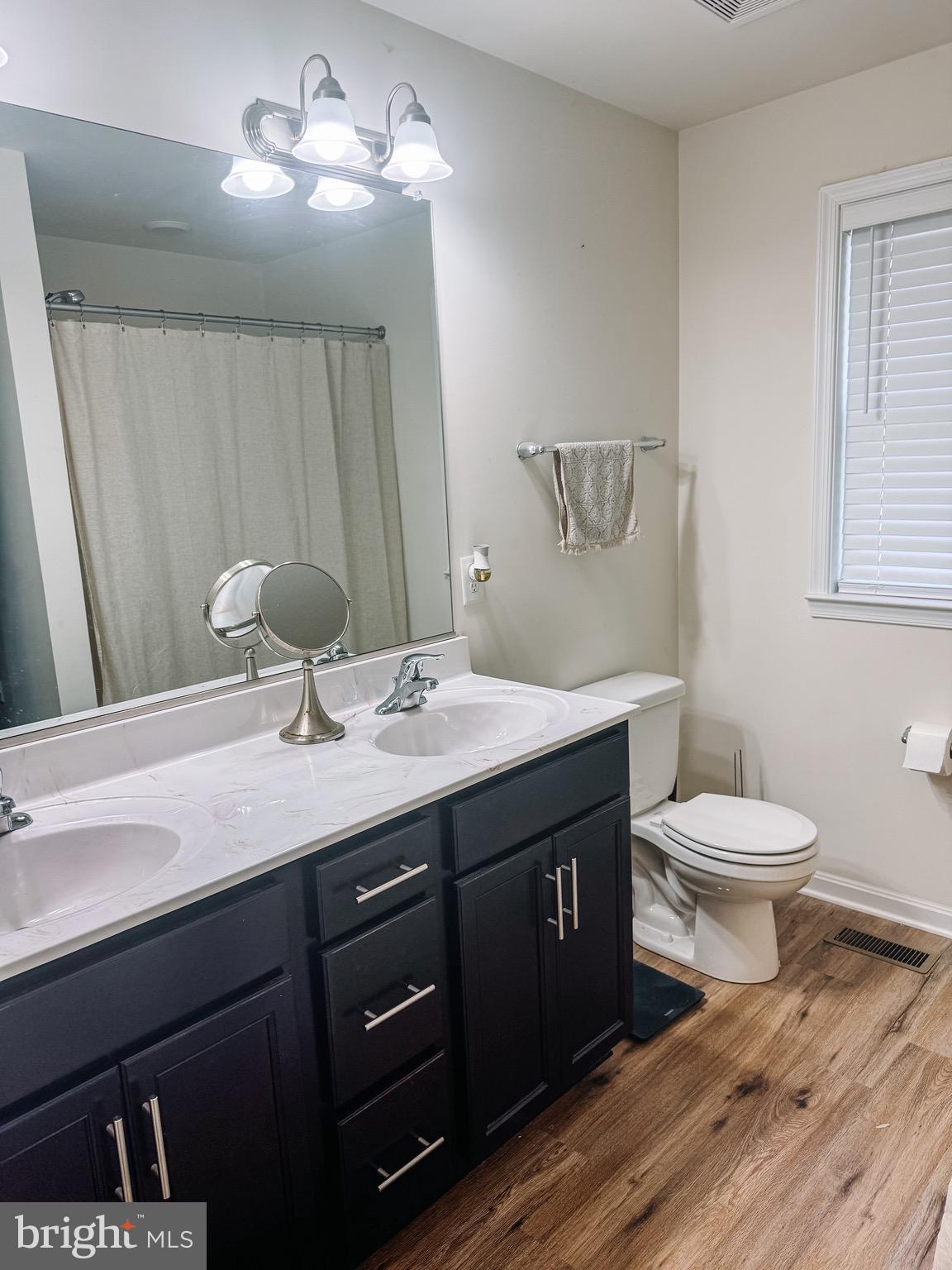 LAKE LAND OR - Residential Lease