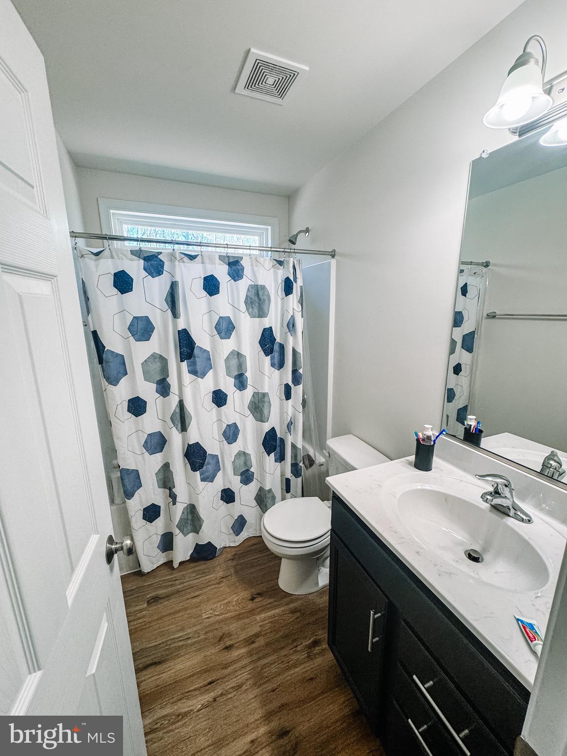 LAKE LAND OR - Residential Lease