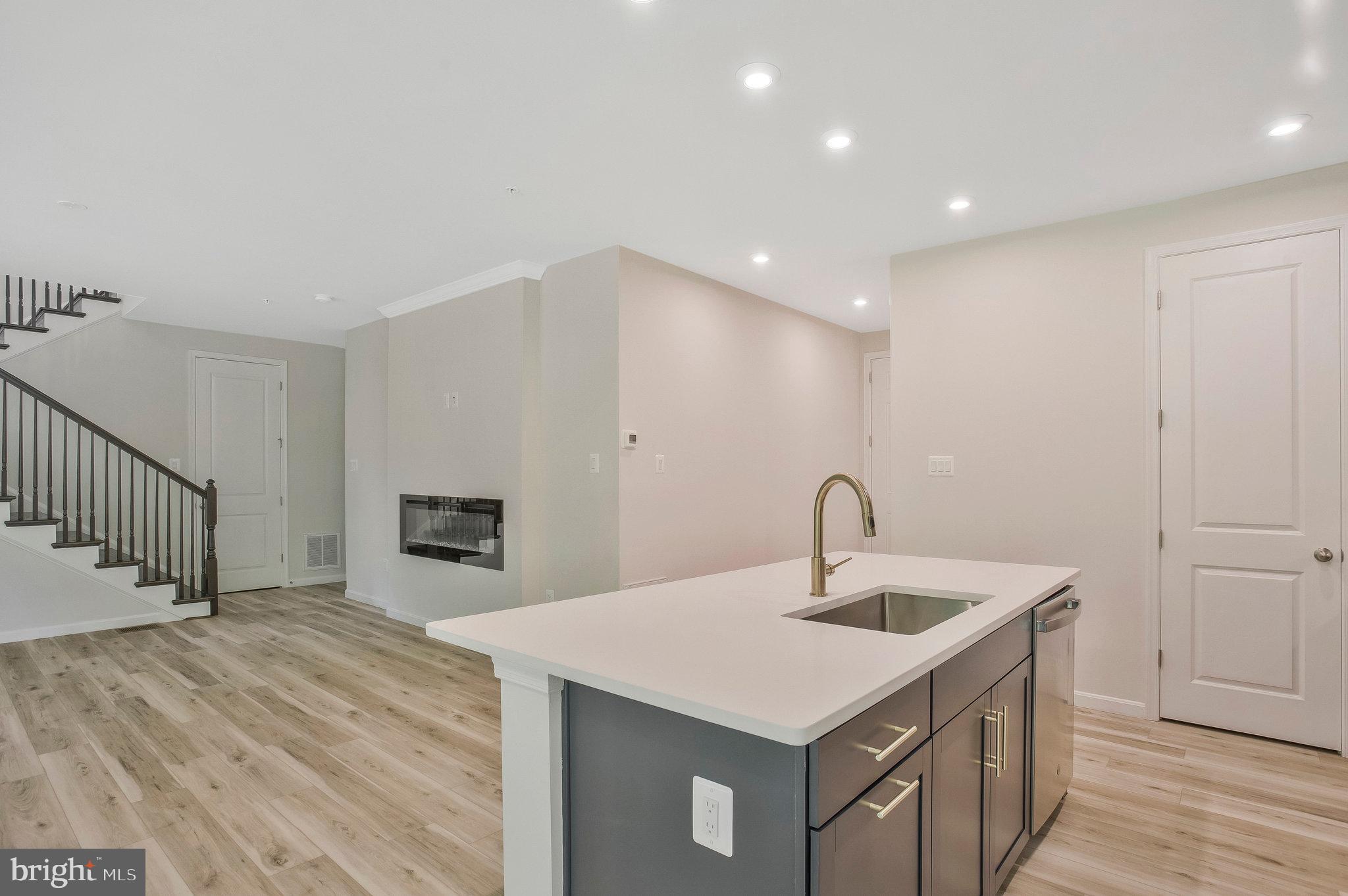 NESTORS LANDING - Residential