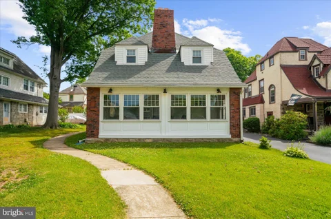 1041 Blythe Avenue, Drexel Hill, PA MLS: PADE2117446