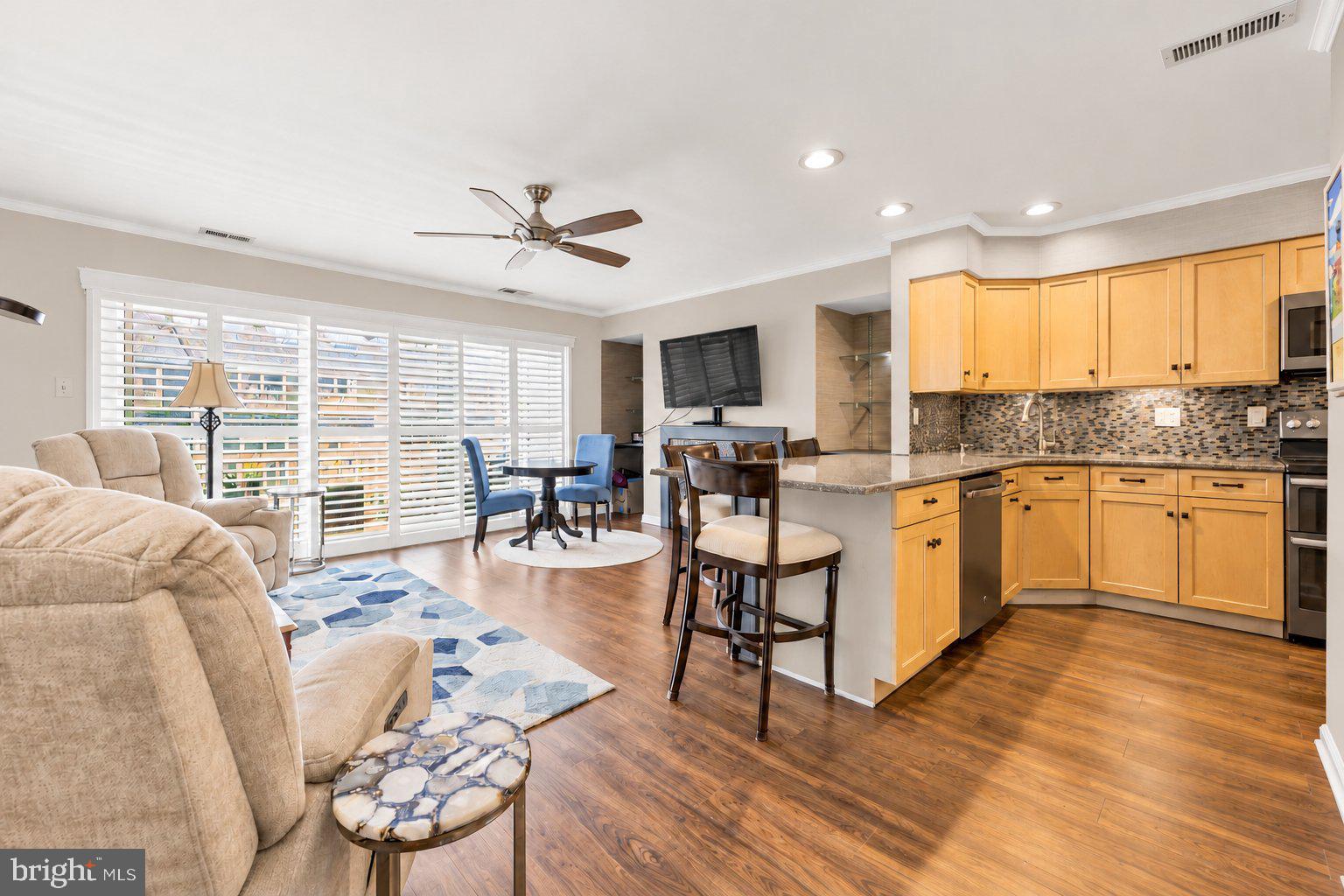 710 HARBOUR CV