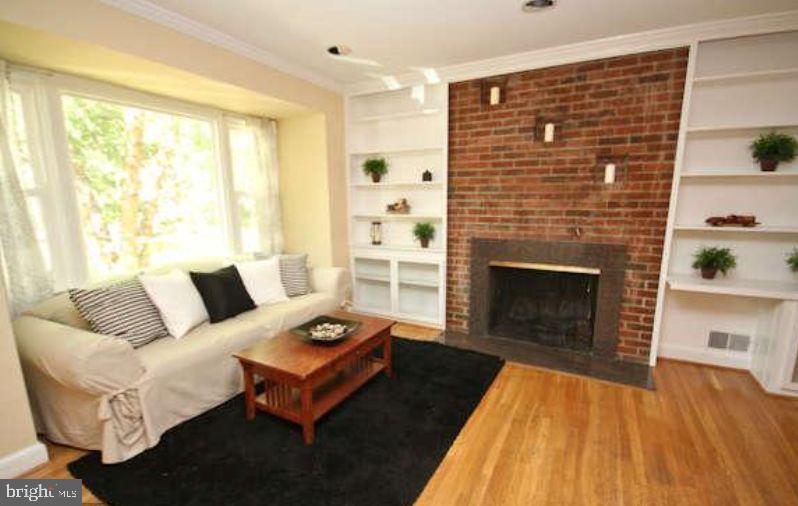 SILVER SPRING - Residential Lease