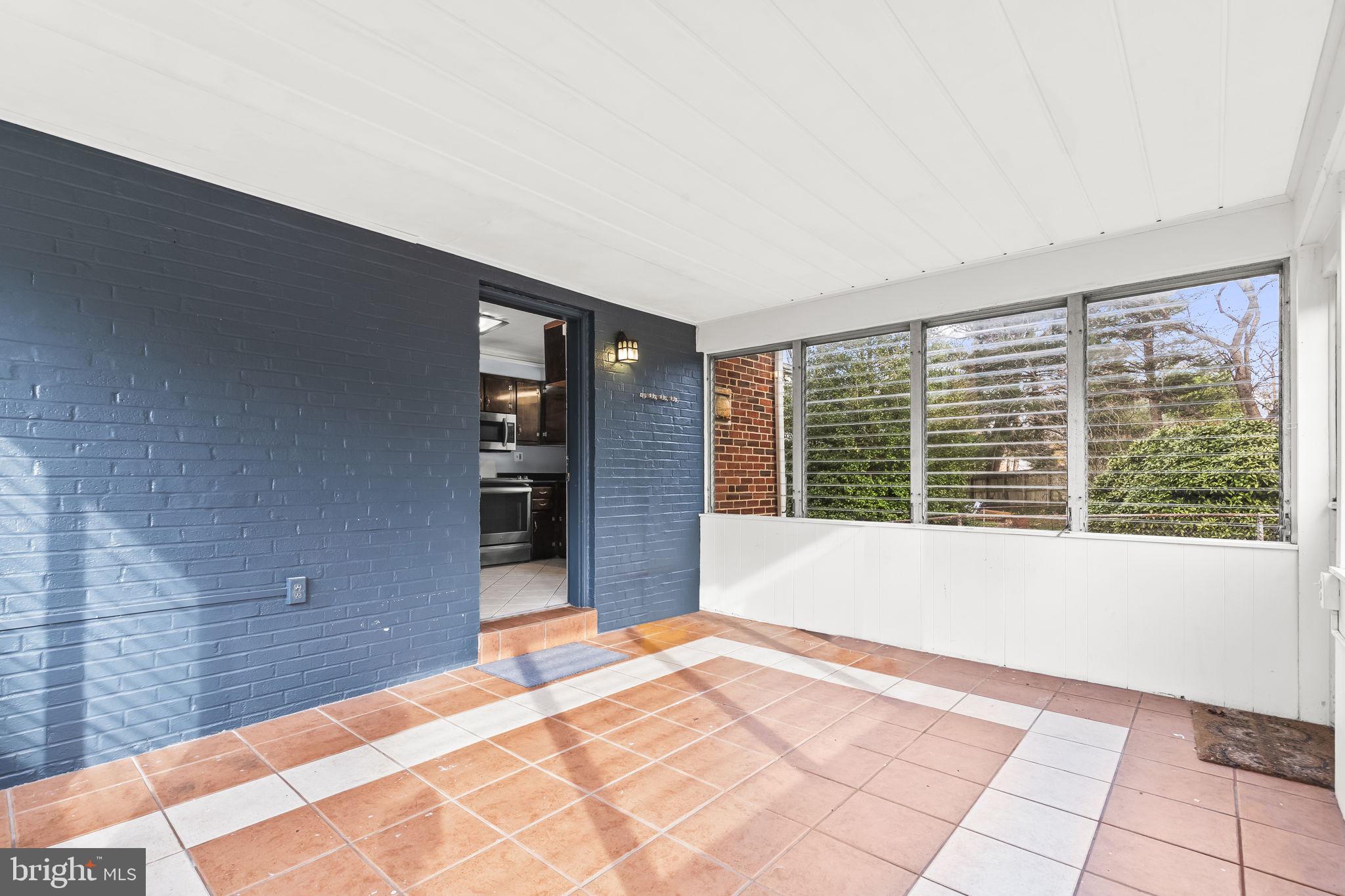 SILVER SPRING - Residential Lease