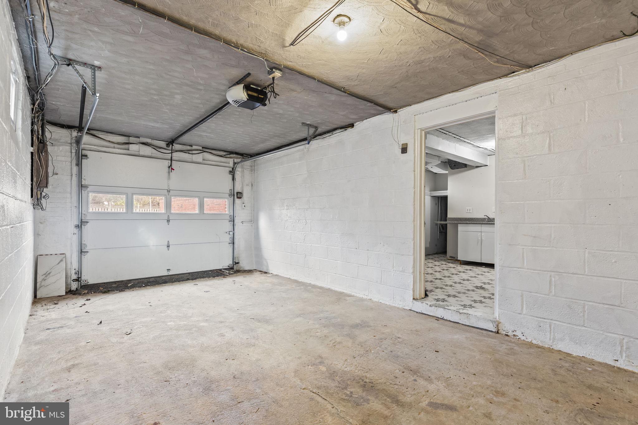 SILVER SPRING - Residential Lease