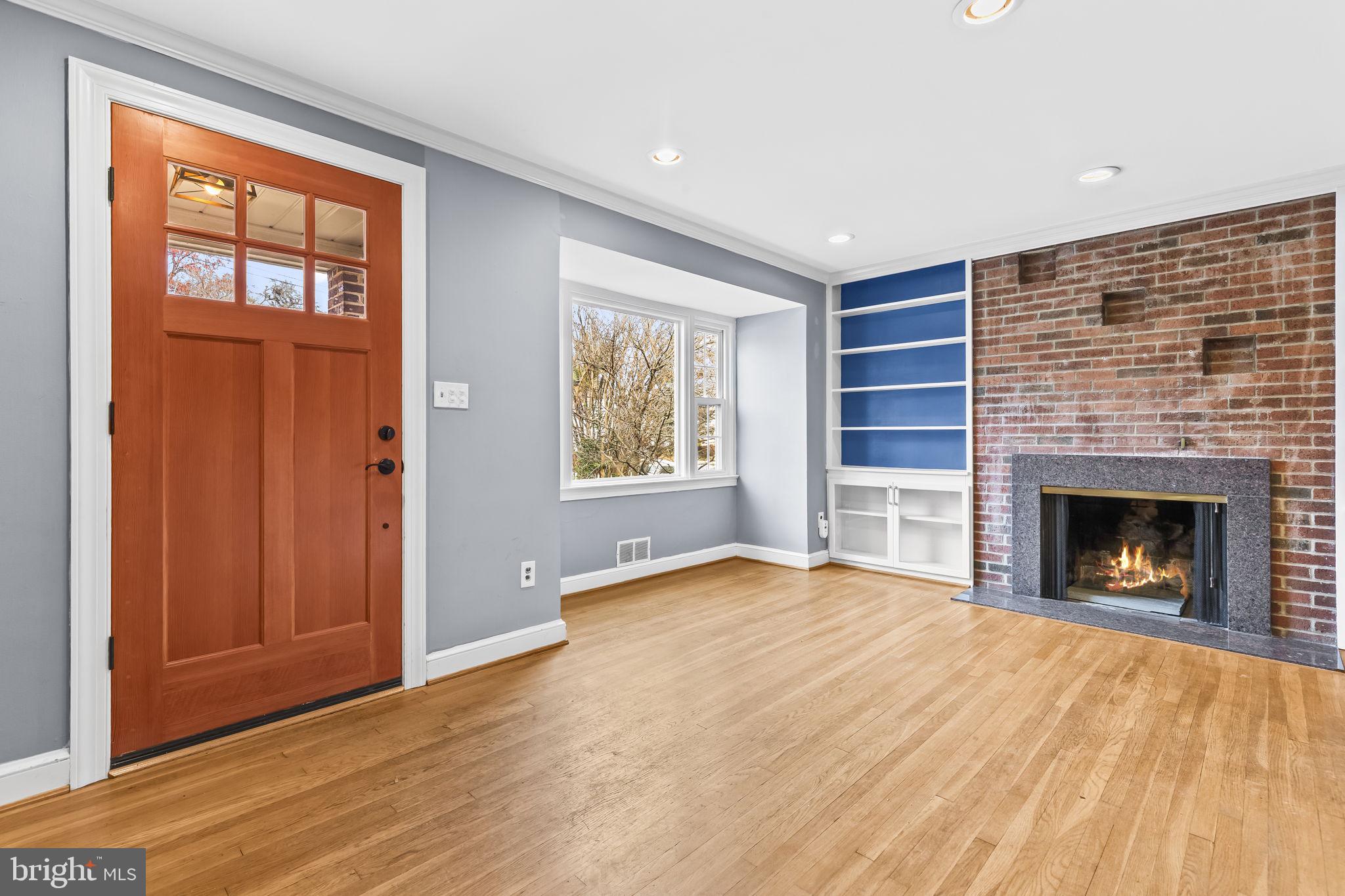 SILVER SPRING - Residential Lease