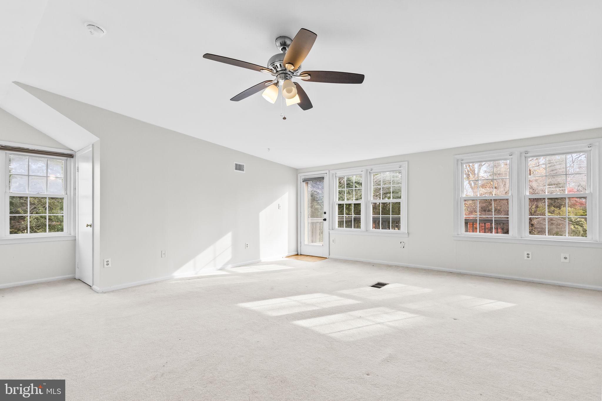 SILVER SPRING - Residential Lease