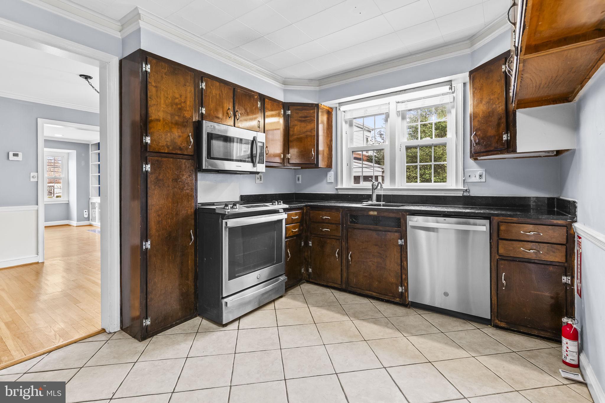 SILVER SPRING - Residential Lease