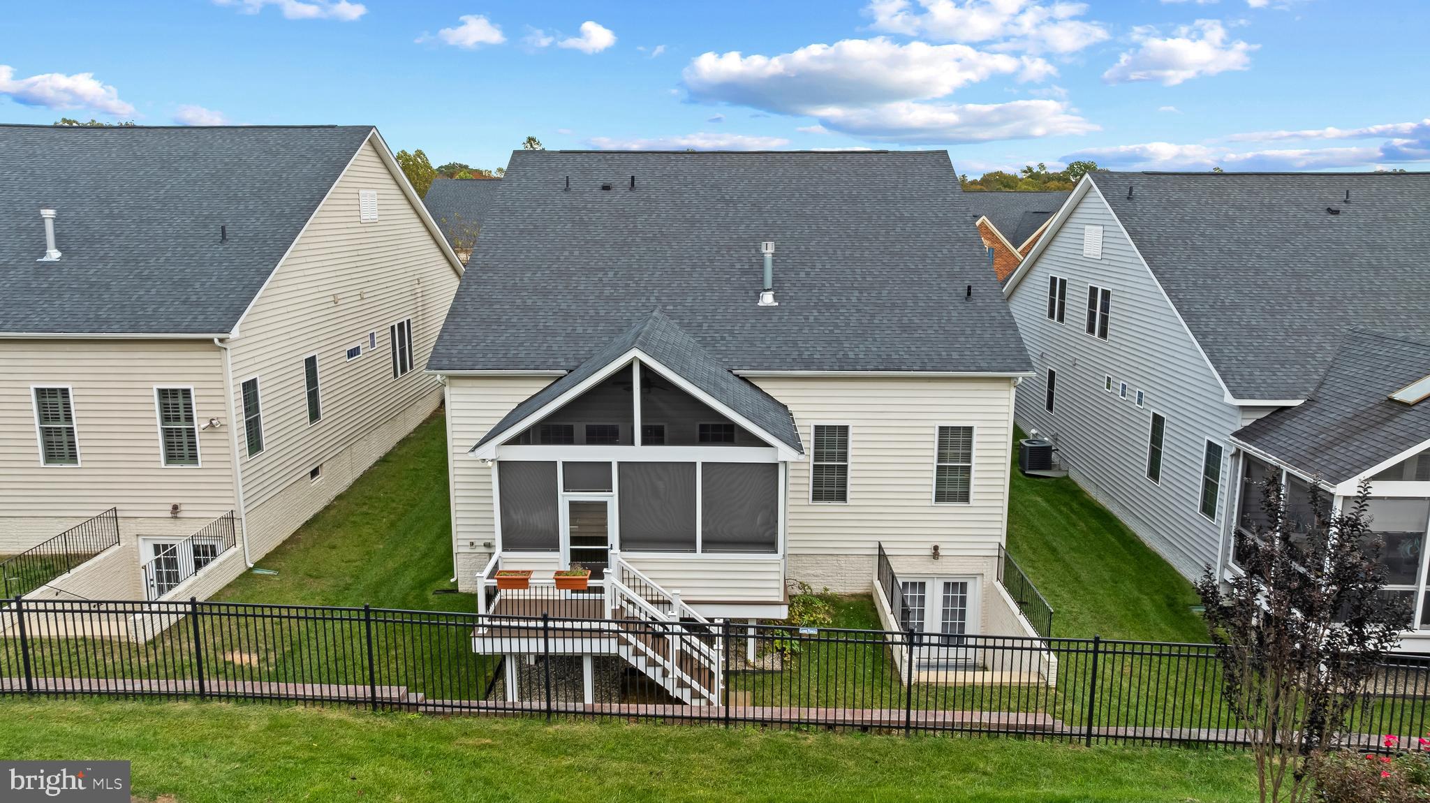 WAVERLY WOODS WEST - Residential