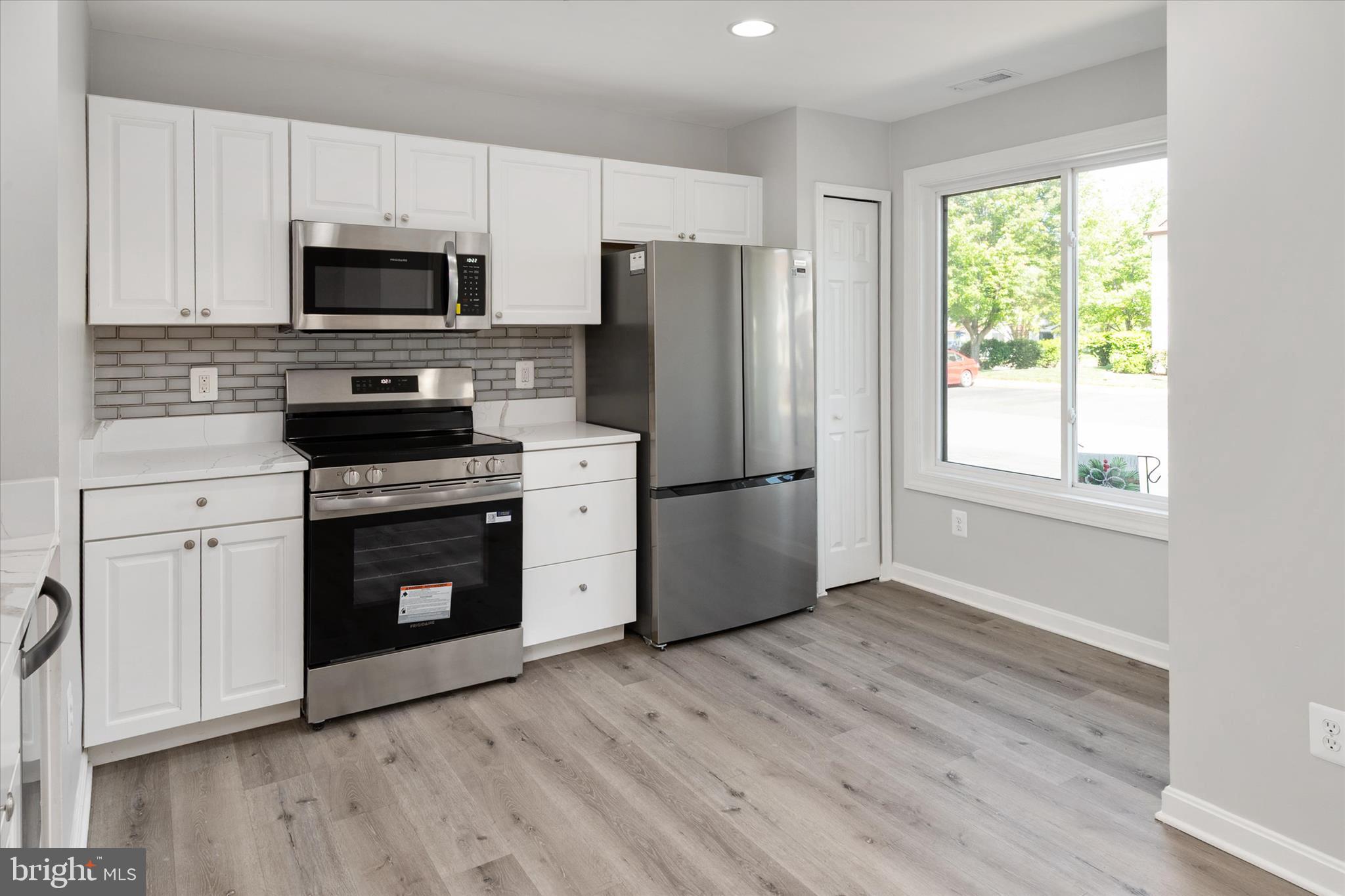 QUEENS LANDING - Residential