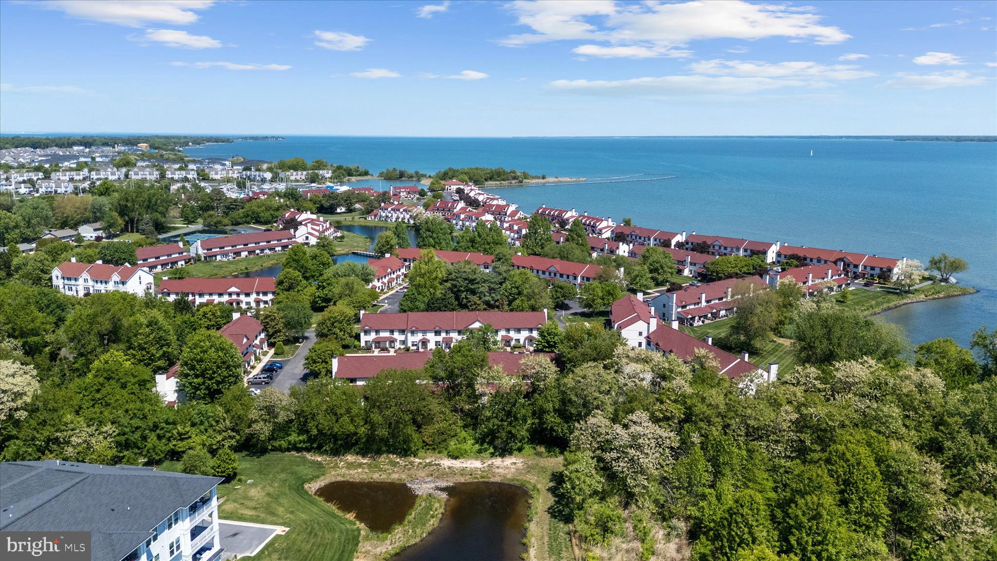 QUEENS LANDING - Residential
