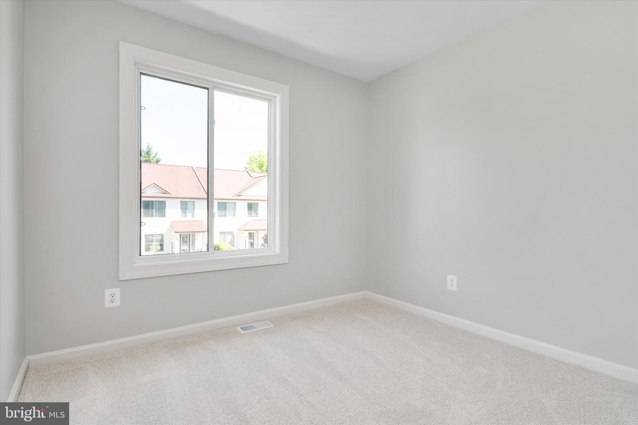 QUEENS LANDING - Residential