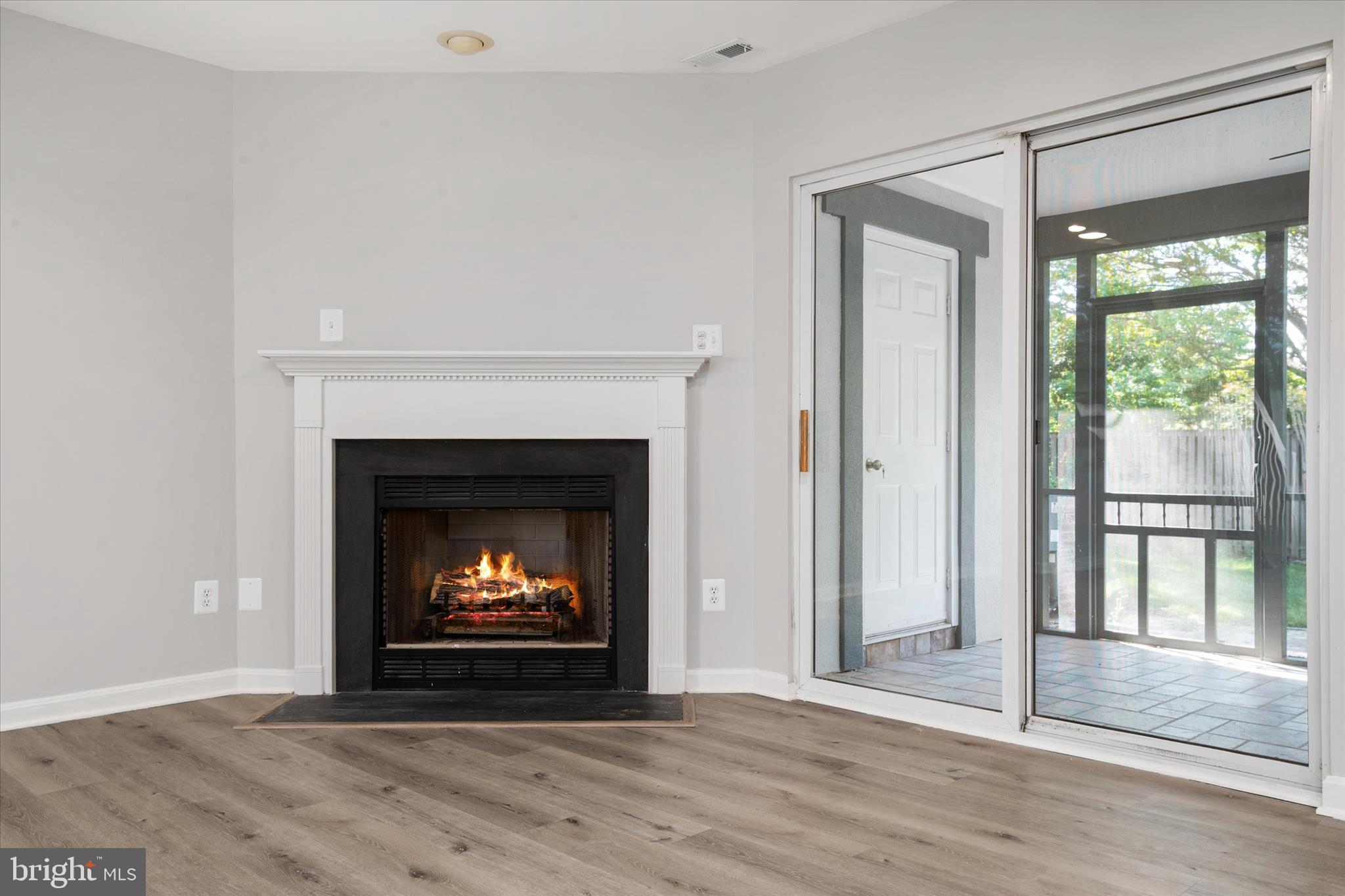 QUEENS LANDING - Residential