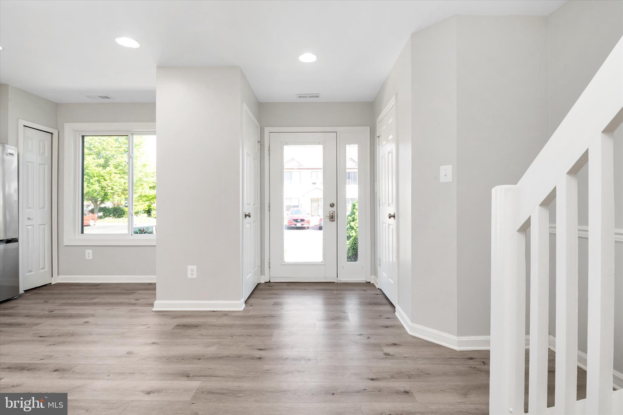 QUEENS LANDING - Residential