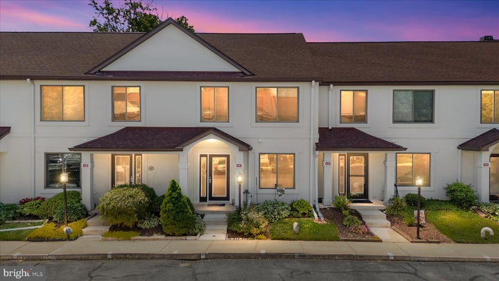 Photo 1 of 46 — 54F QUEEN CAROLINE COURT Unit F, CHESTER, MD 21619
