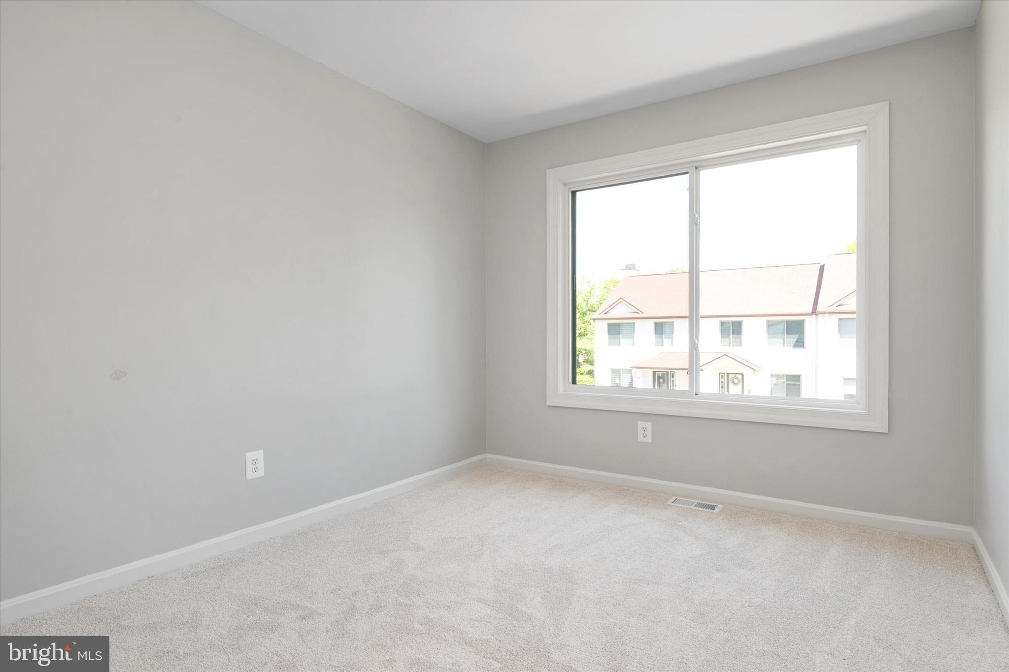 QUEENS LANDING - Residential