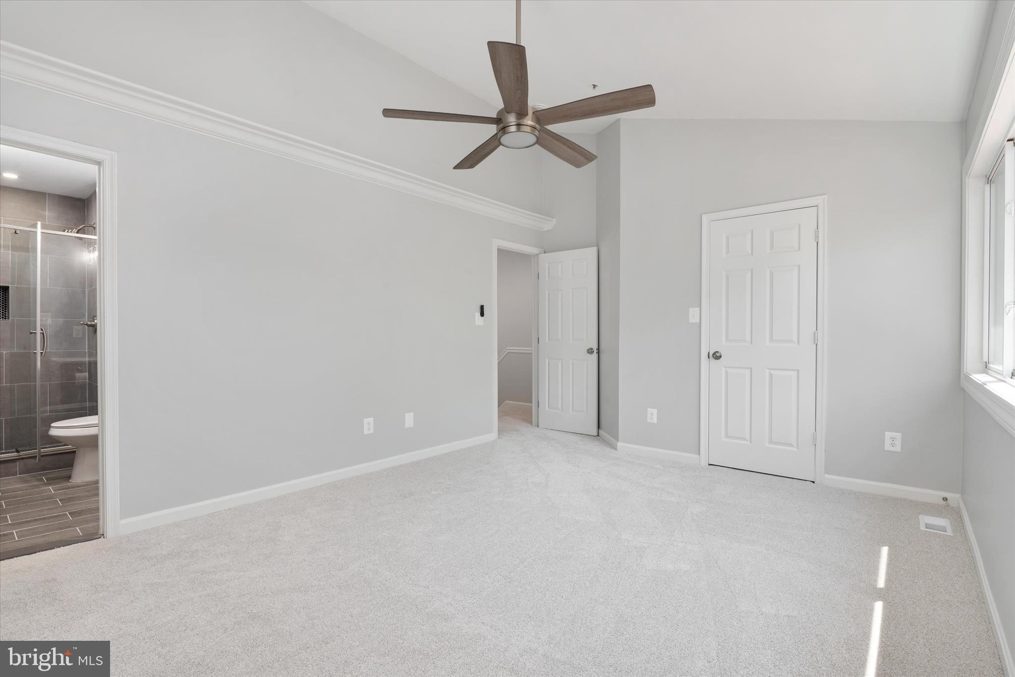 QUEENS LANDING - Residential