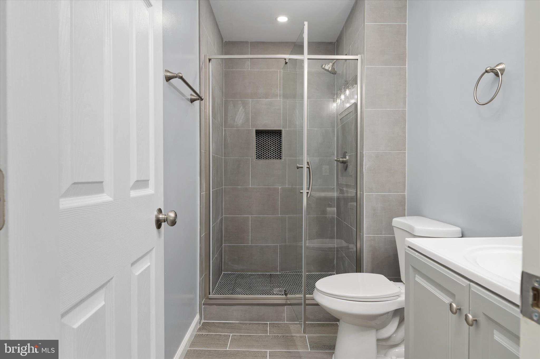 QUEENS LANDING - Residential