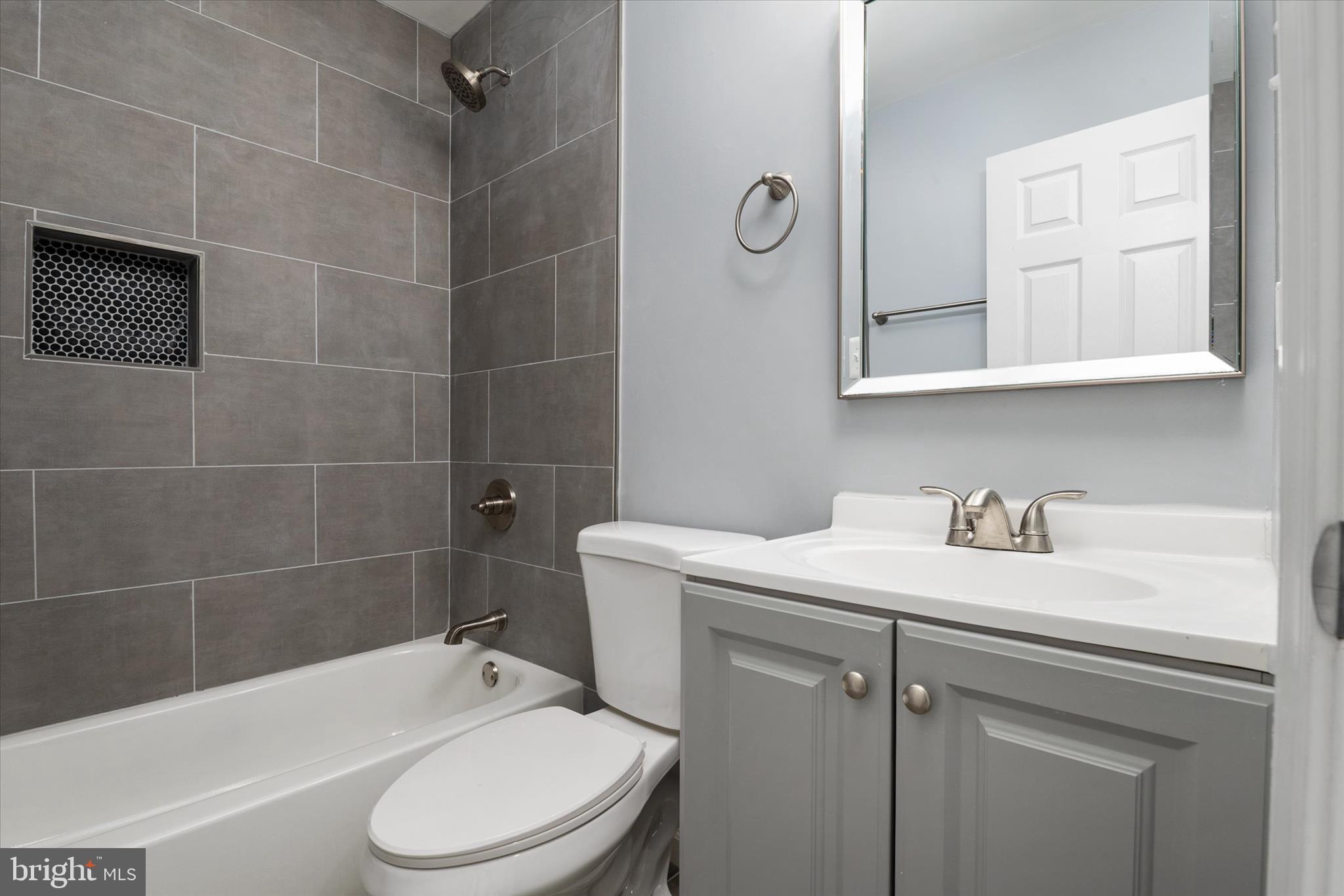 QUEENS LANDING - Residential