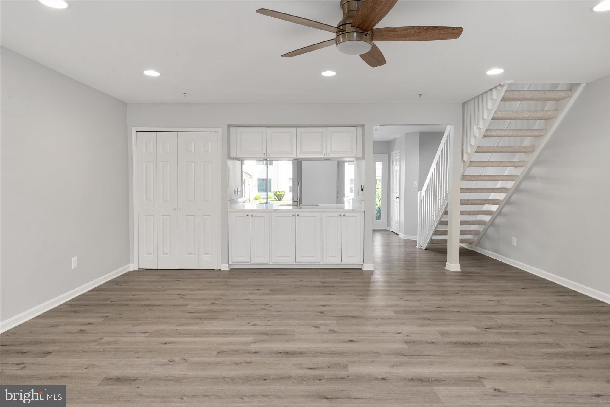 QUEENS LANDING - Residential
