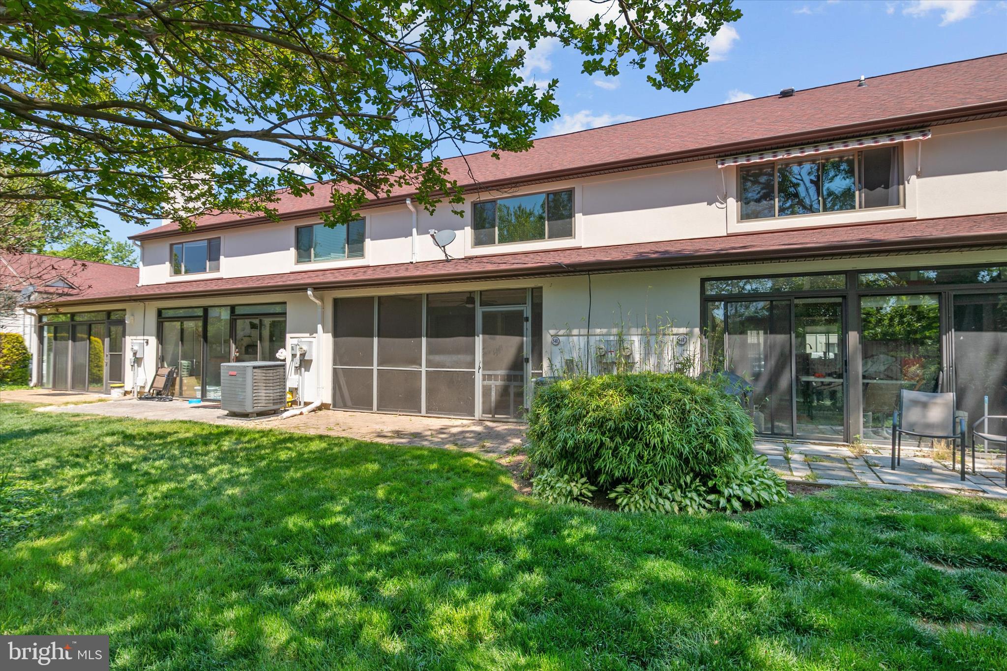 QUEENS LANDING - Residential
