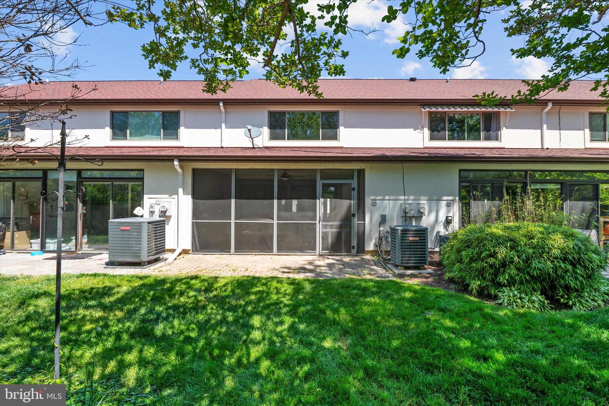 QUEENS LANDING - Residential