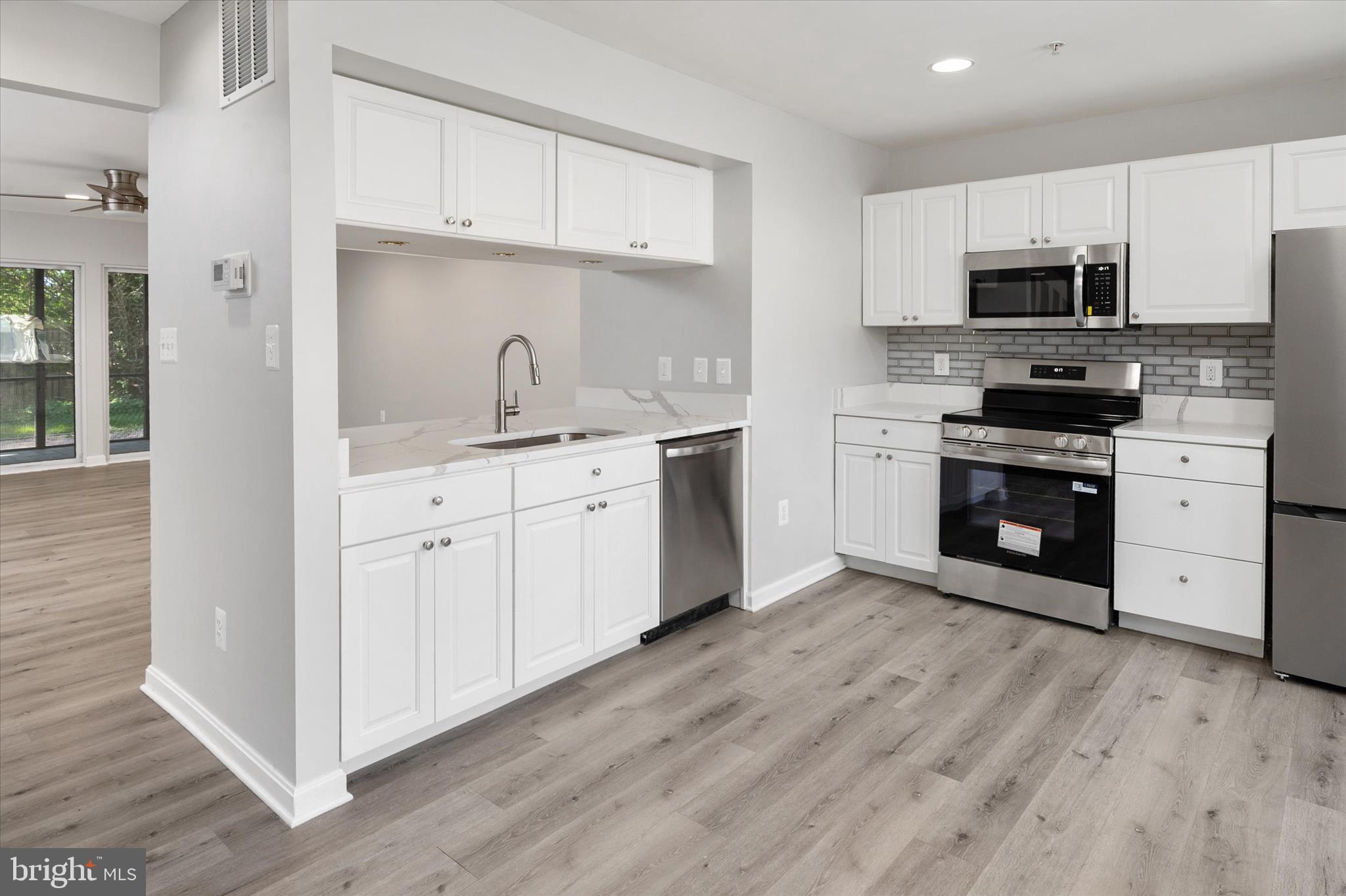 QUEENS LANDING - Residential