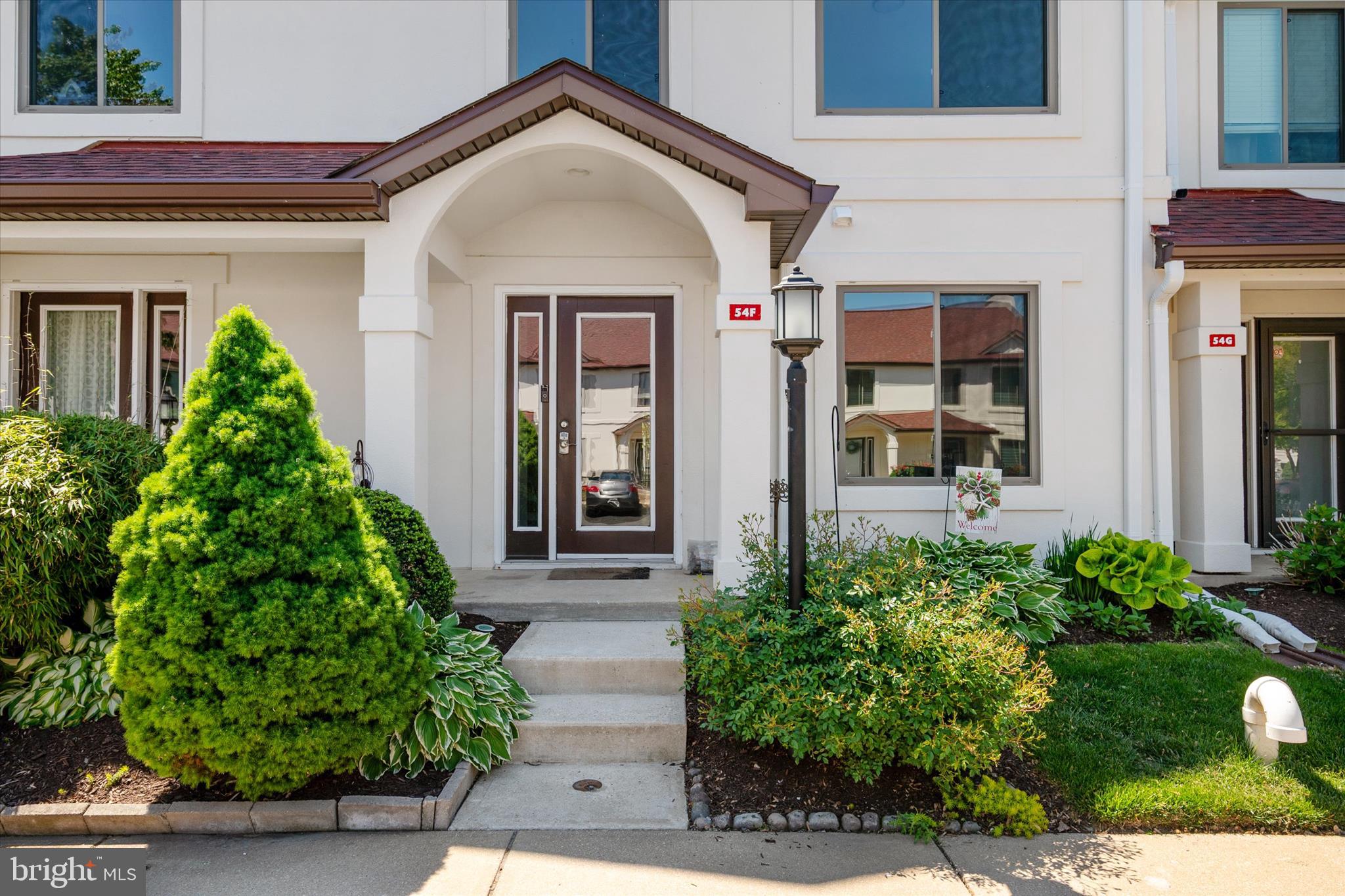 QUEENS LANDING - Residential