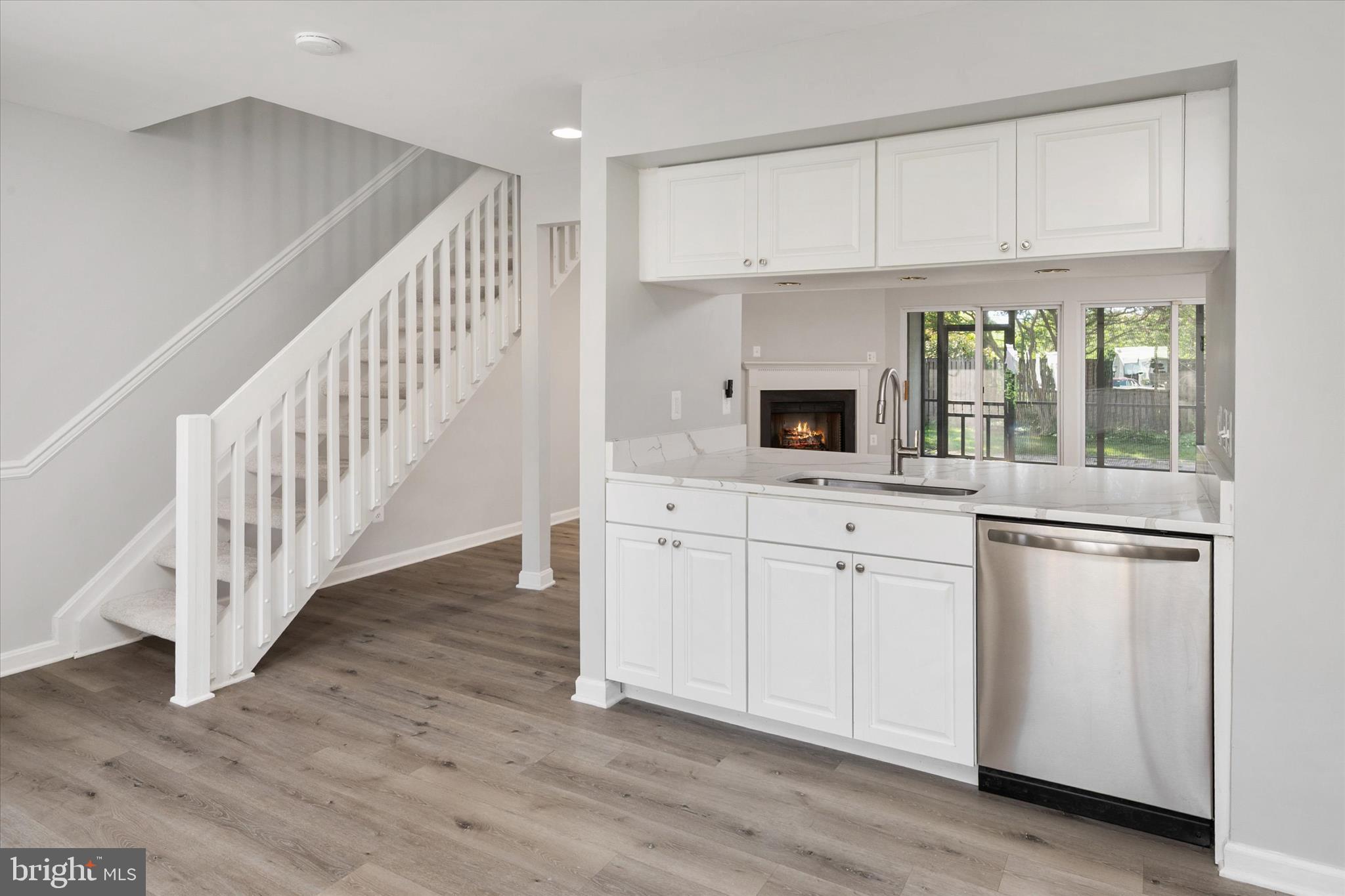 QUEENS LANDING - Residential