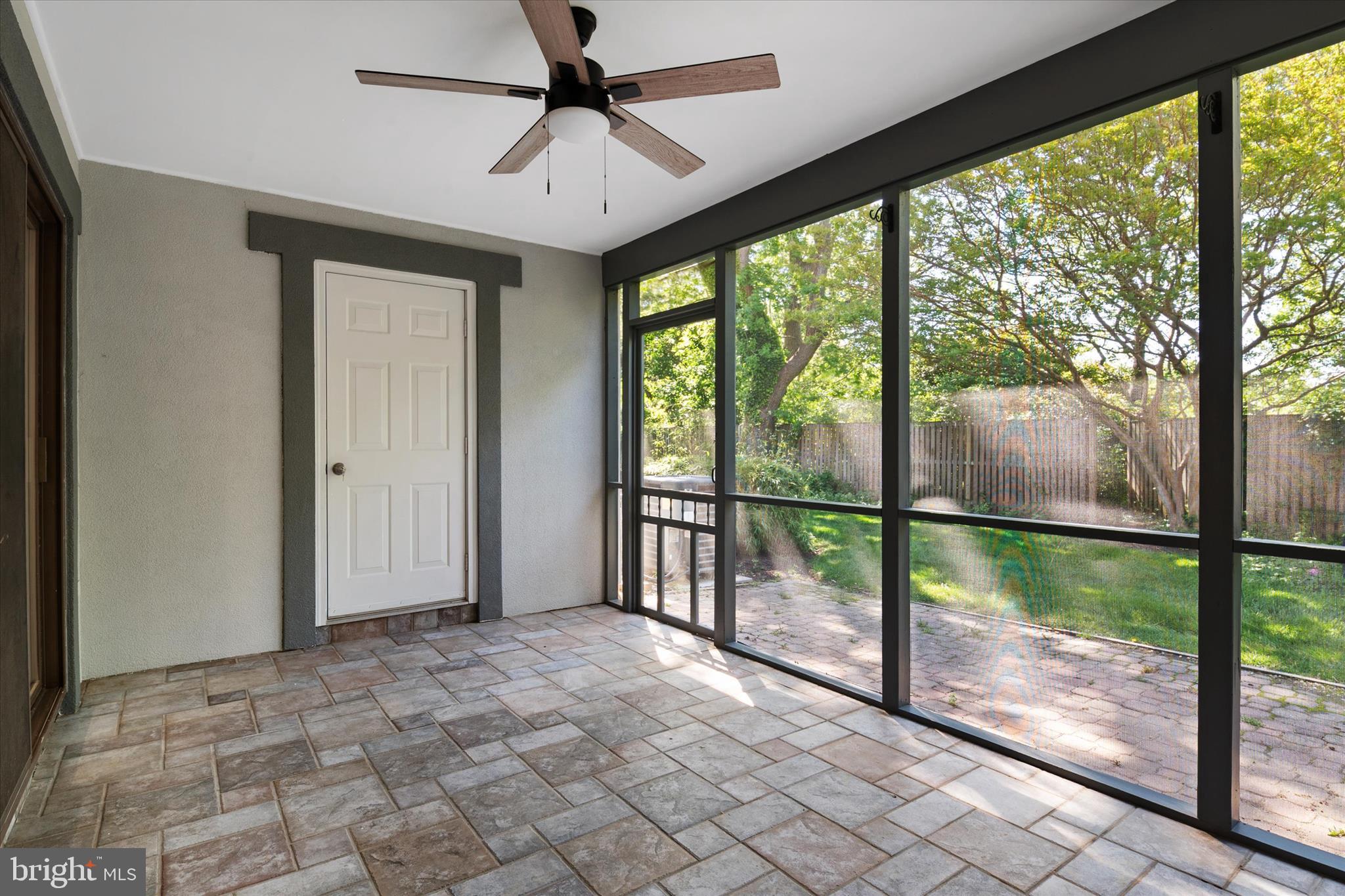 QUEENS LANDING - Residential