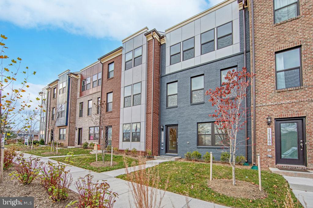 WESTFIELD - Residential Lease