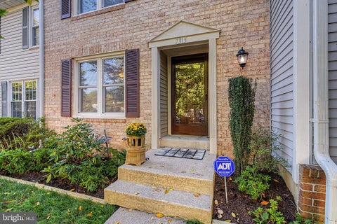 Photo of 7315 Stream Way, SPRINGFIELD, VA 22152 (MLS # VAFX2341062)