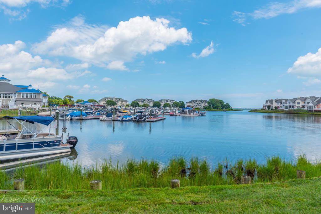 7411 YACHT CLUB DRIVE 12402