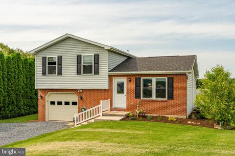 563 AIRPORT ROAD NEW HOLLAND PA 17557