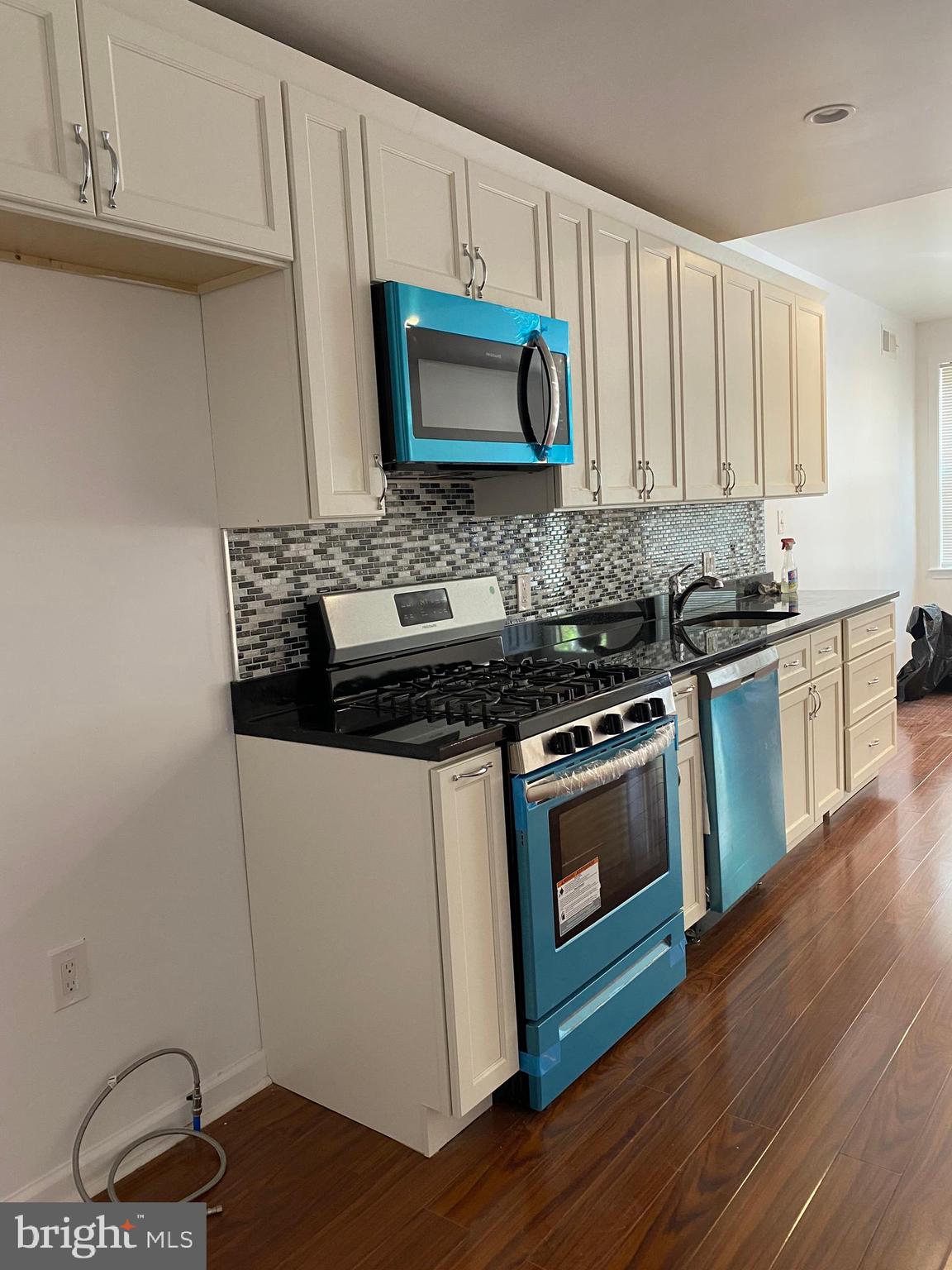 HAWTHORNE - Residential Lease