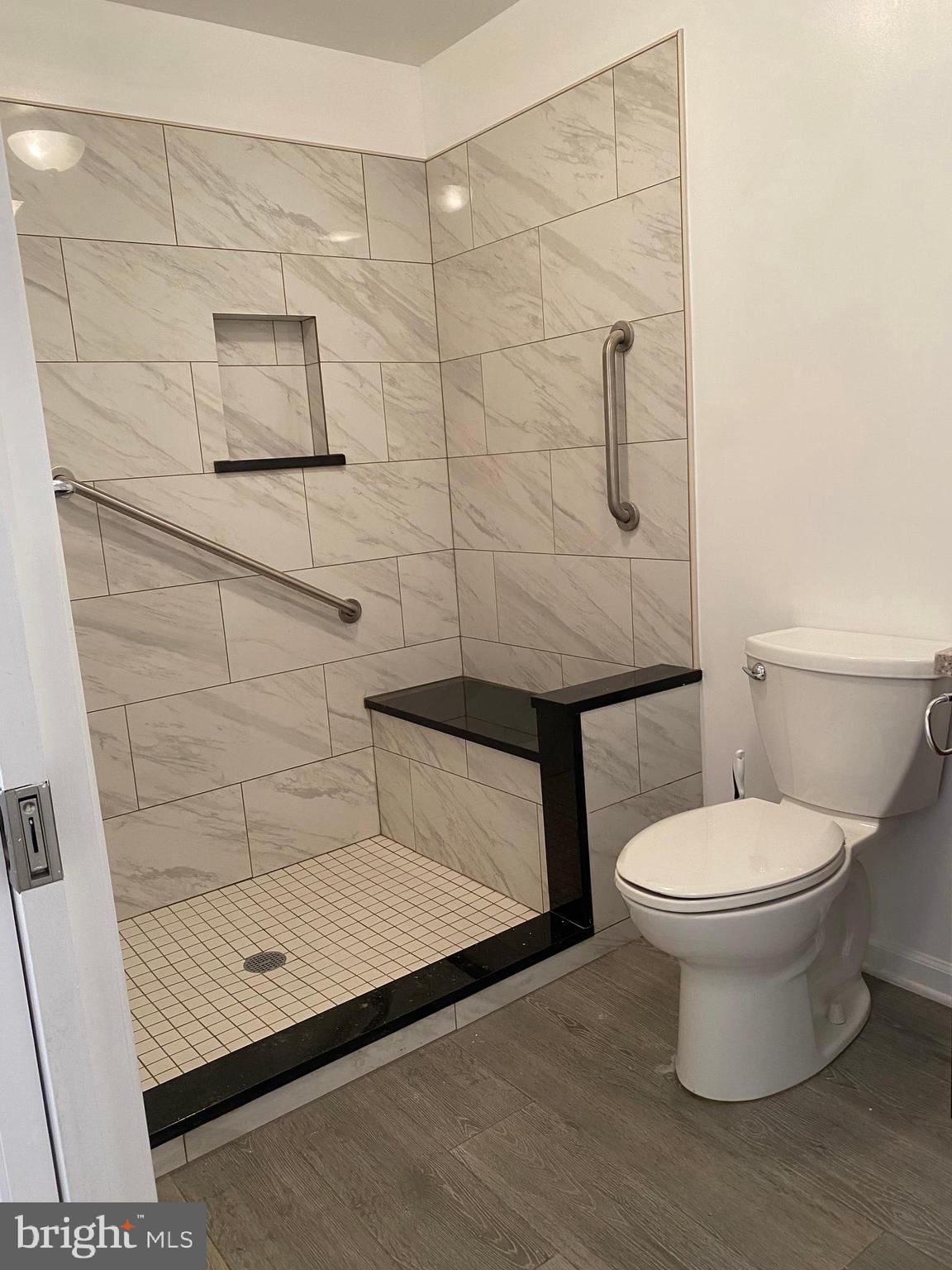 HAWTHORNE - Residential Lease