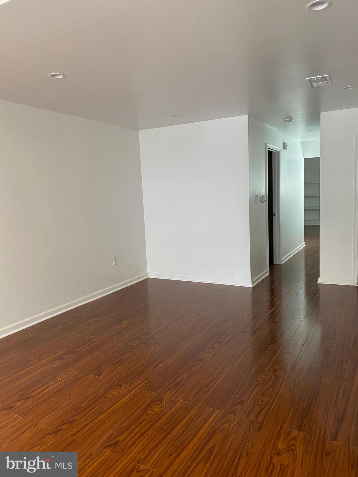 HAWTHORNE - Residential Lease