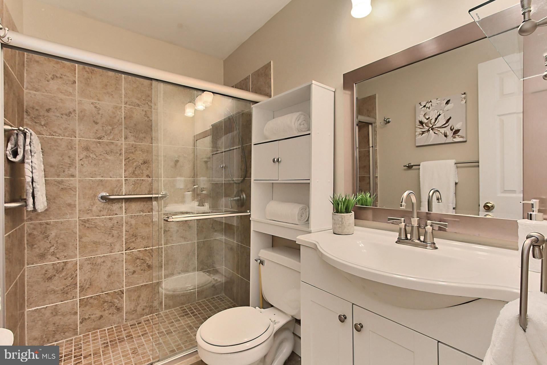 KEENE MILL OAKS - Residential