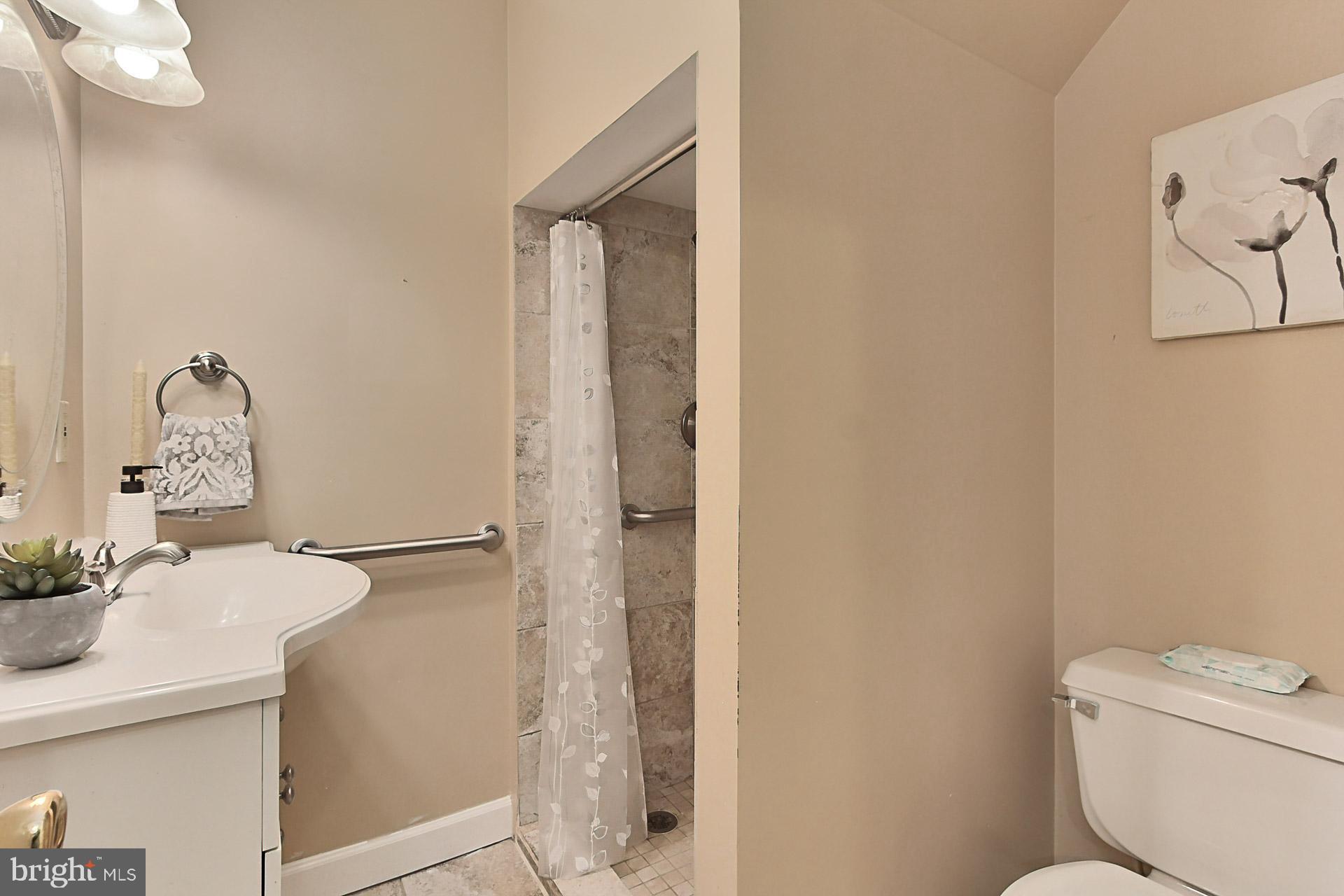 KEENE MILL OAKS - Residential