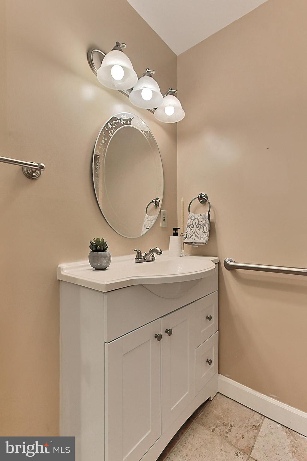 KEENE MILL OAKS - Residential