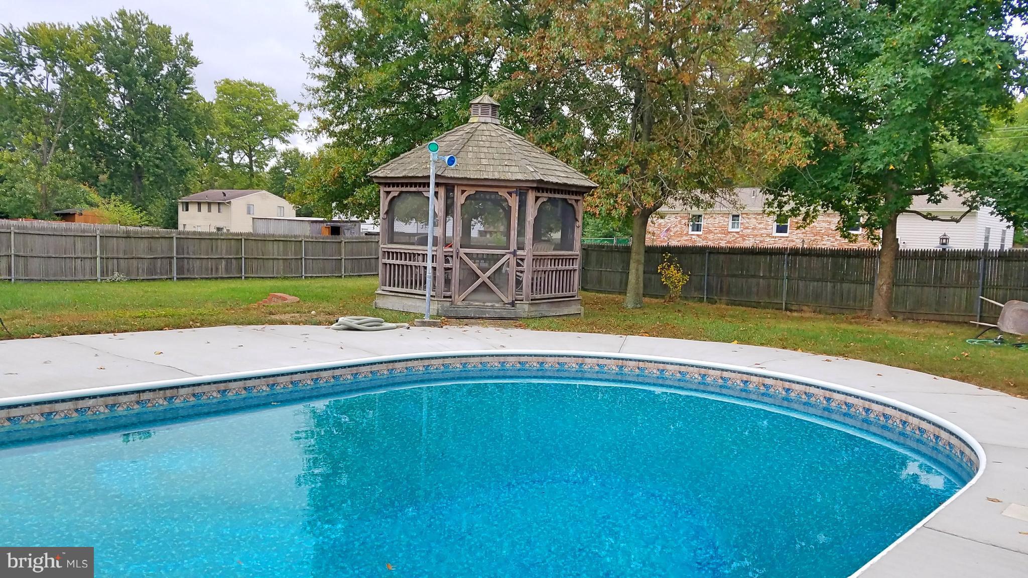 COUNTRY CLUB SOUTH - Residential