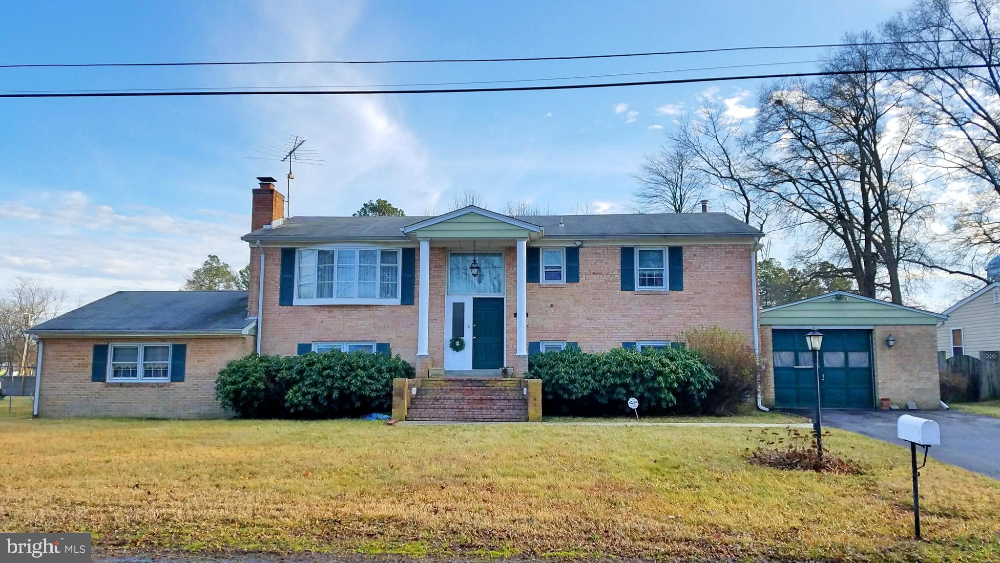 COUNTRY CLUB SOUTH - Residential