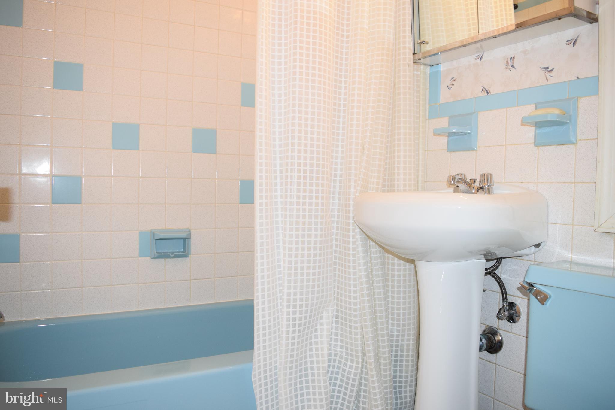 COUNTRY CLUB SOUTH - Residential