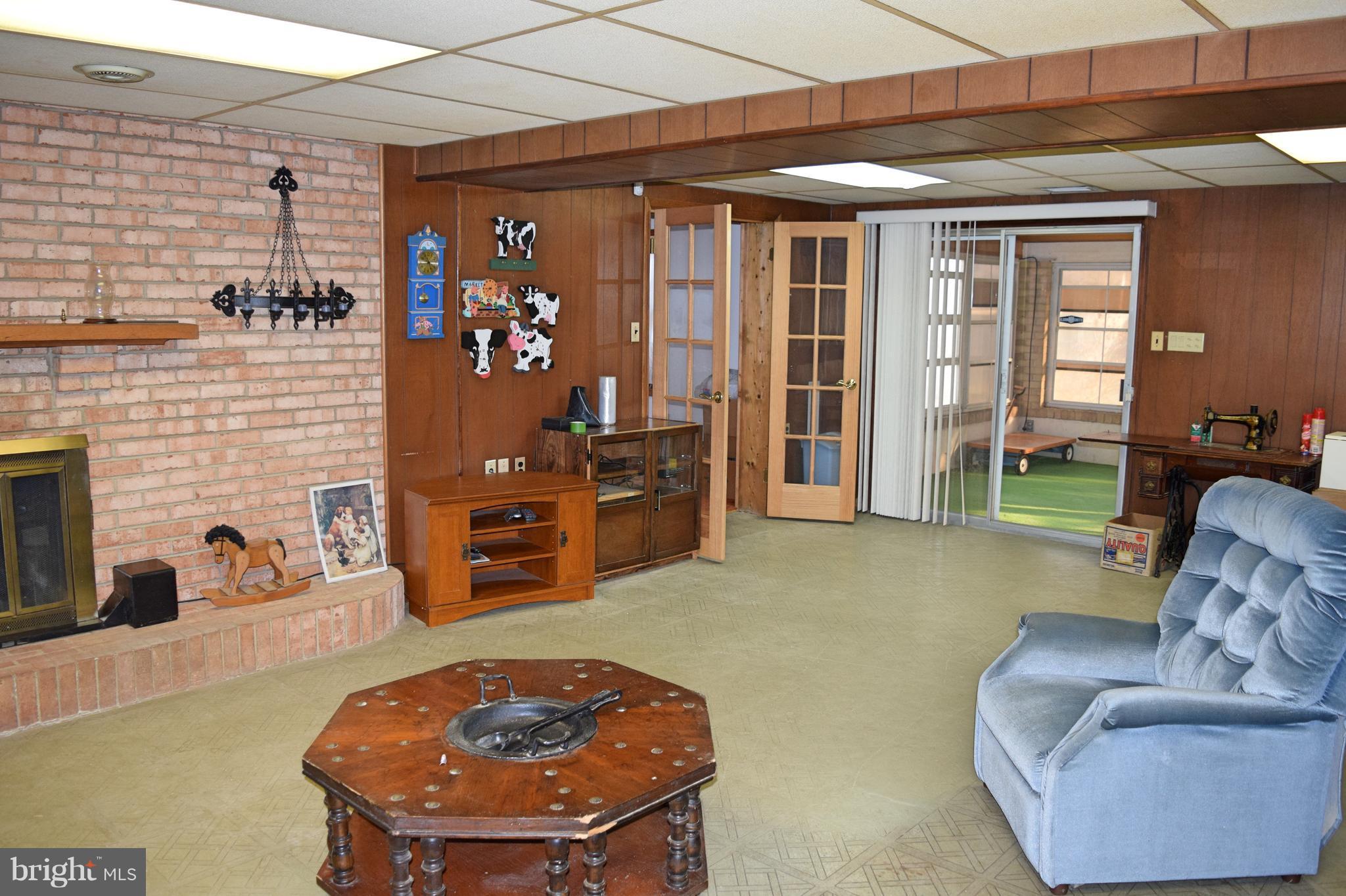 COUNTRY CLUB SOUTH - Residential