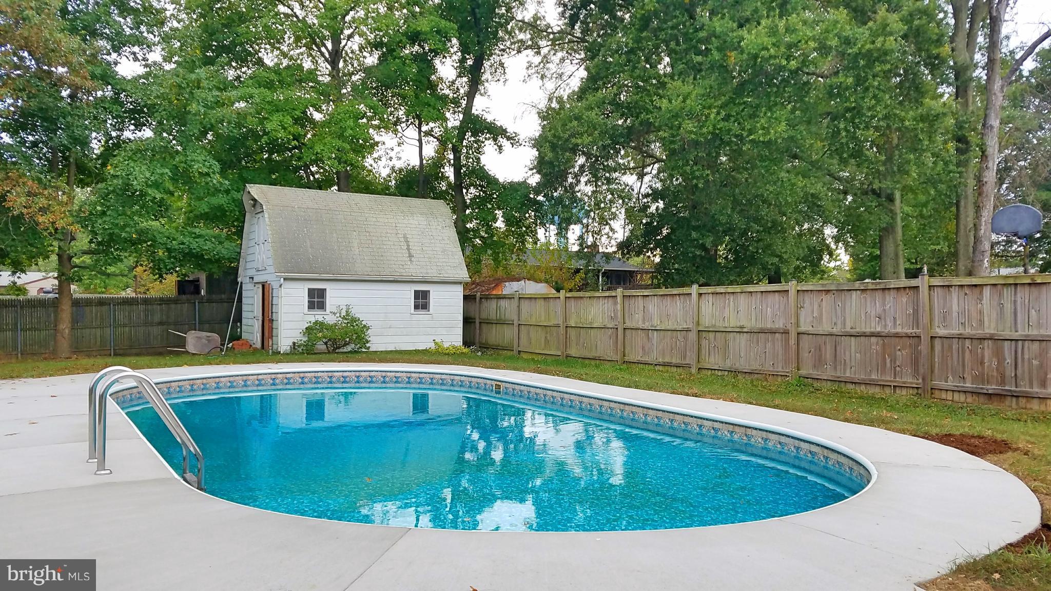 COUNTRY CLUB SOUTH - Residential