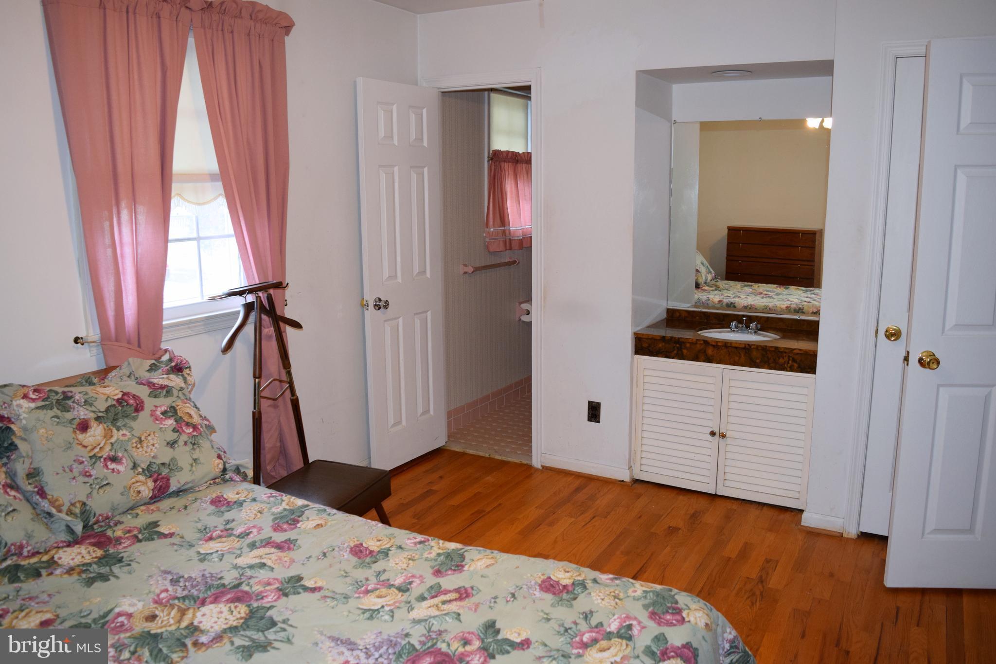 COUNTRY CLUB SOUTH - Residential