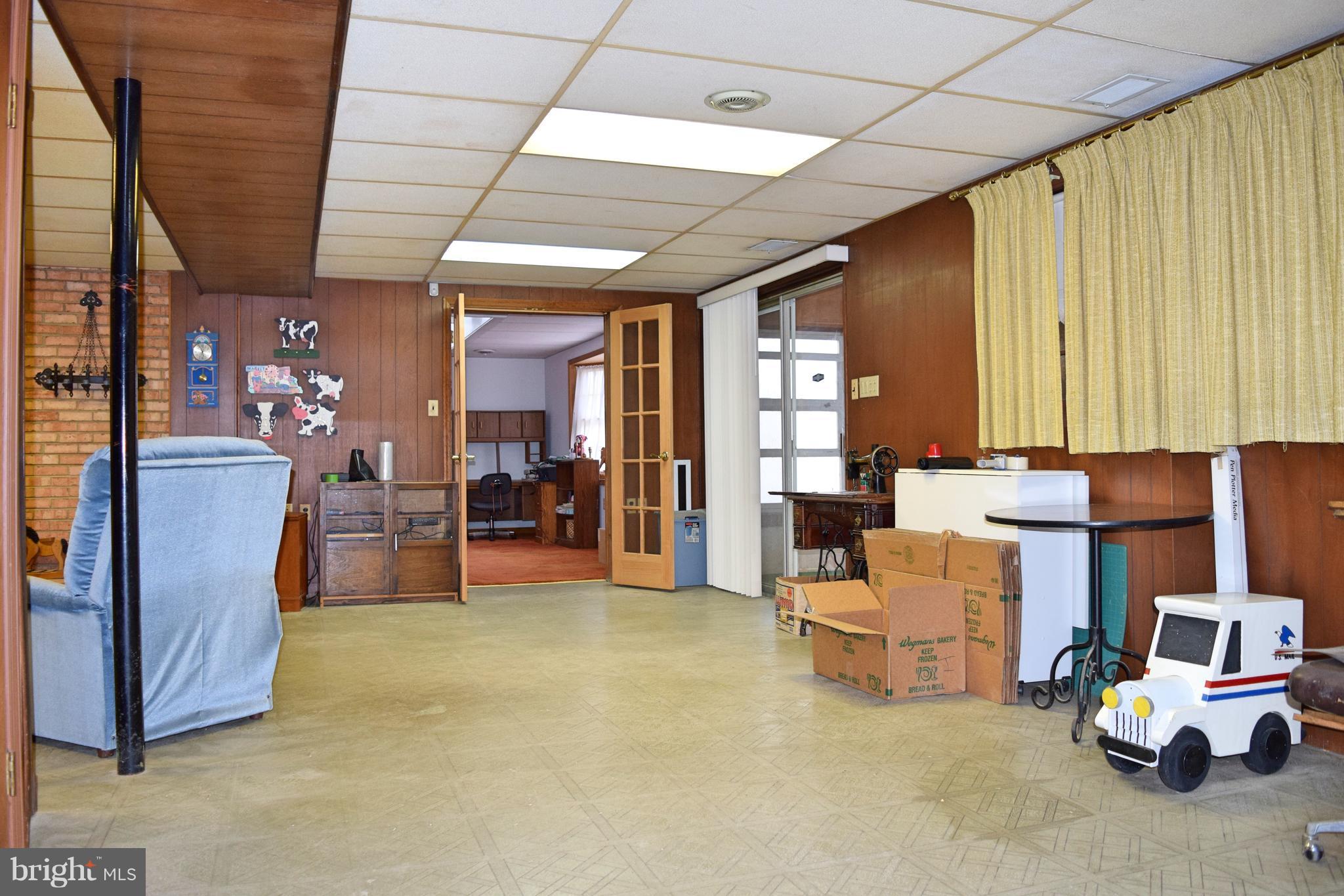 COUNTRY CLUB SOUTH - Residential