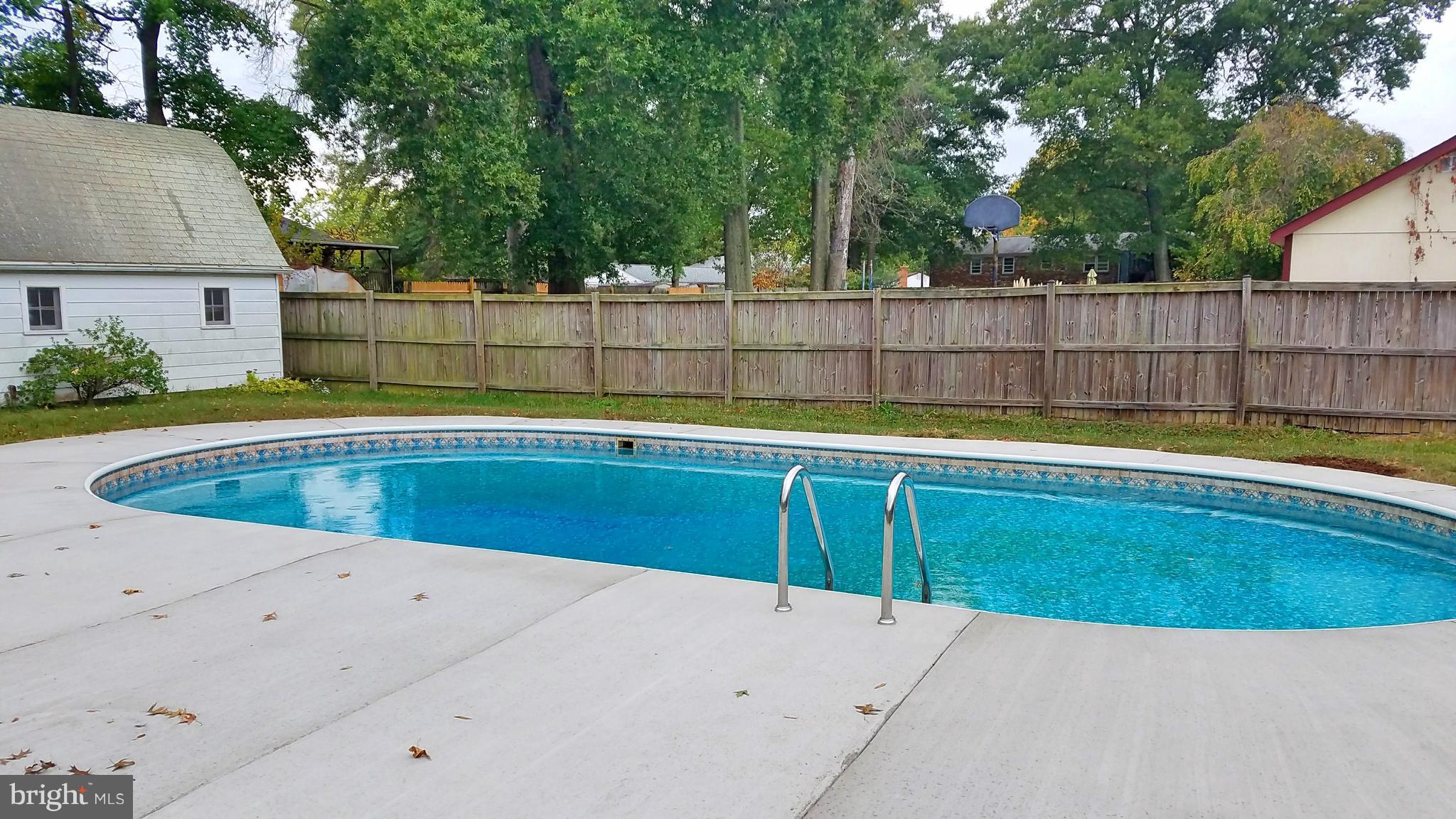 COUNTRY CLUB SOUTH - Residential