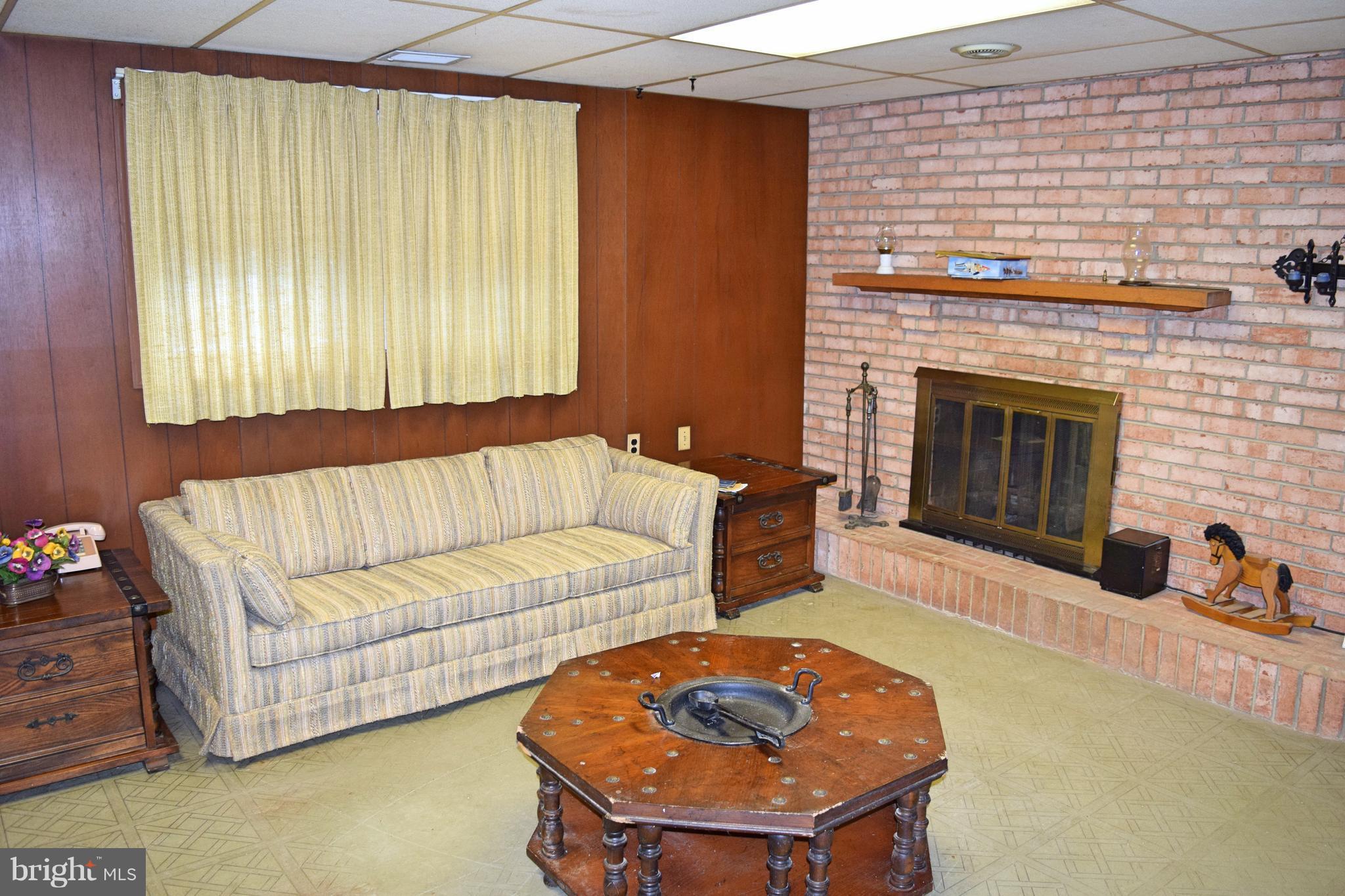 COUNTRY CLUB SOUTH - Residential