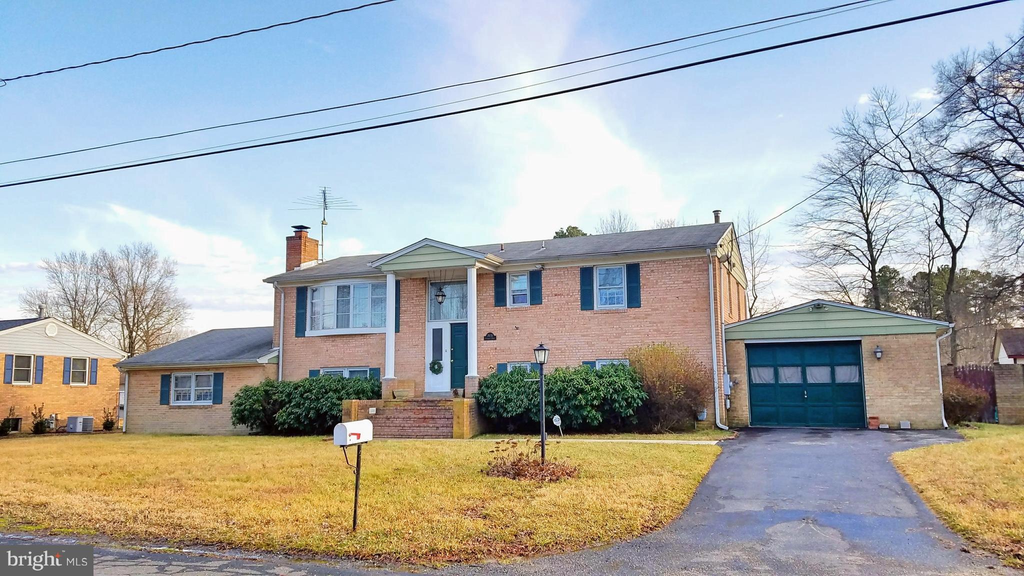 COUNTRY CLUB SOUTH - Residential